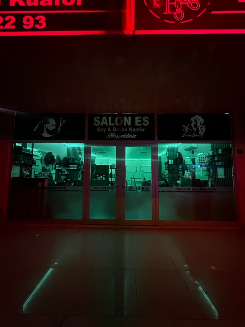 SALOON ES