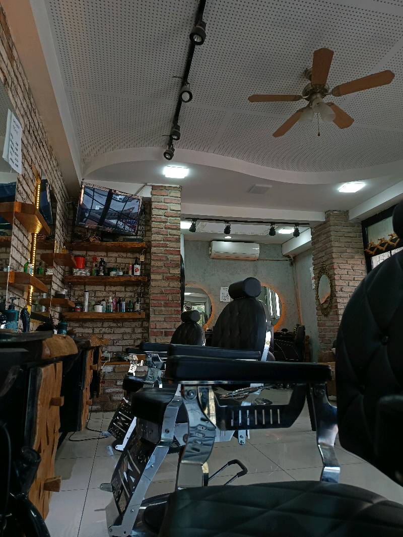 Saloon tuğrul